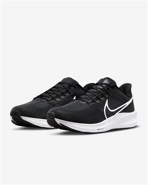 Nike Pegasus Nike Air Schuhe. Nike AT